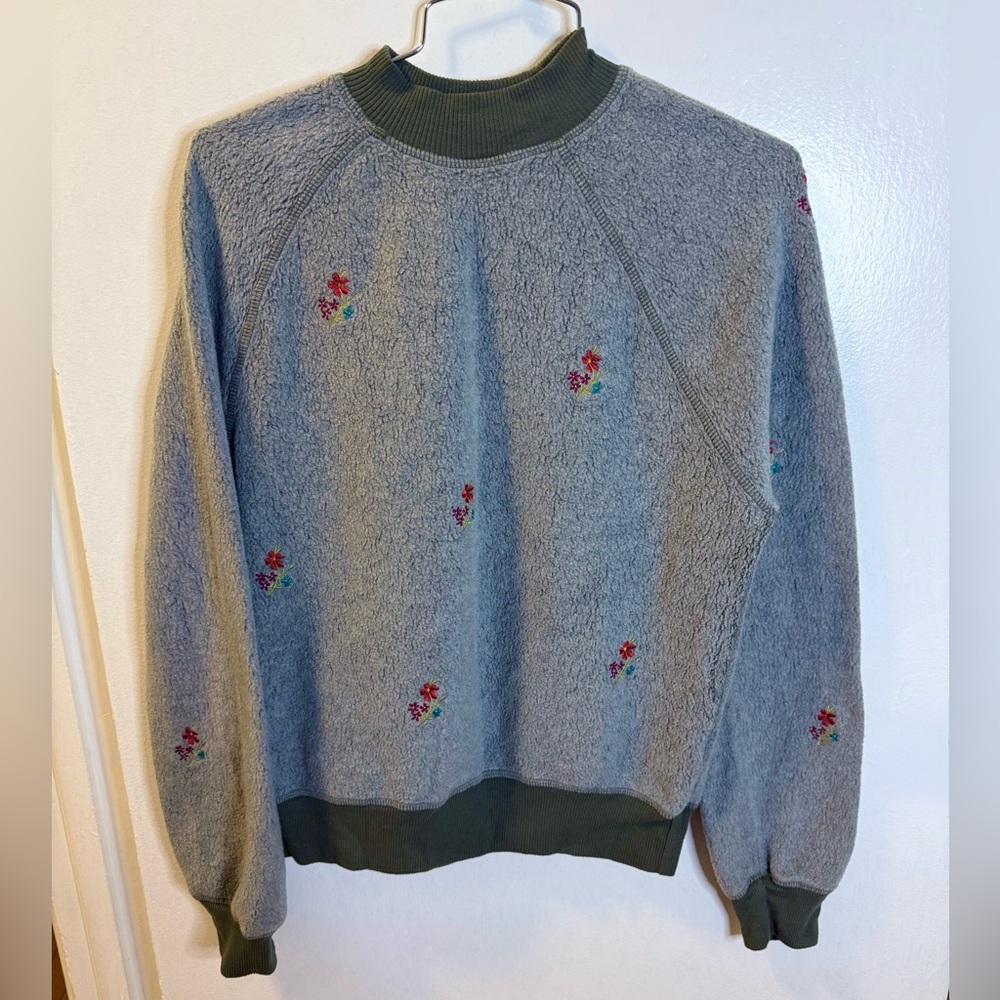 T.La Embroidered Olive and Gray Textured Sweater